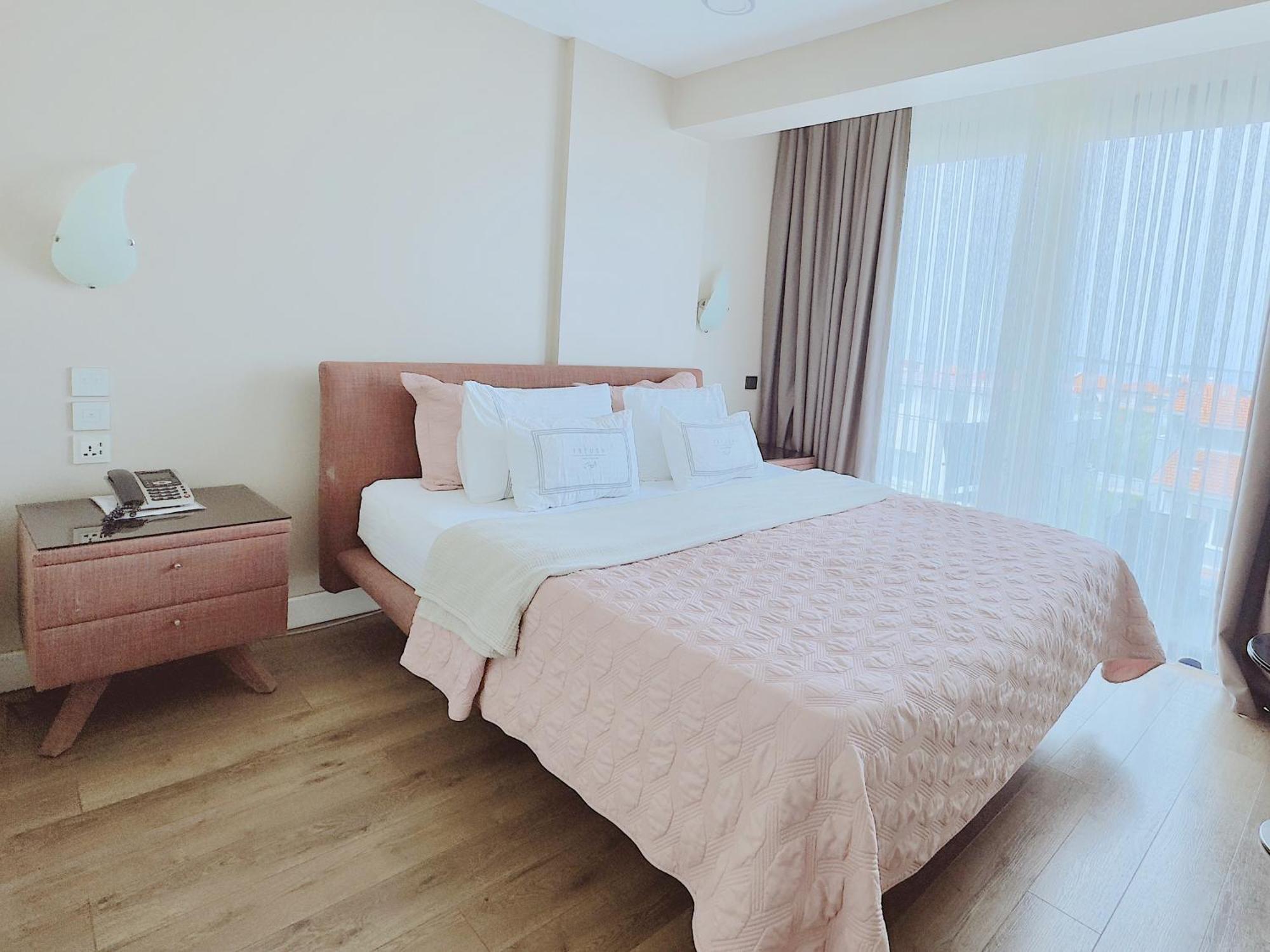 Ferush Boutique Hotel Урла Экстерьер фото