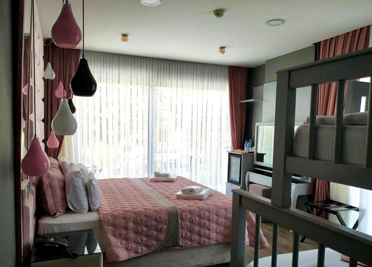 Ferush Boutique Hotel Урла Экстерьер фото