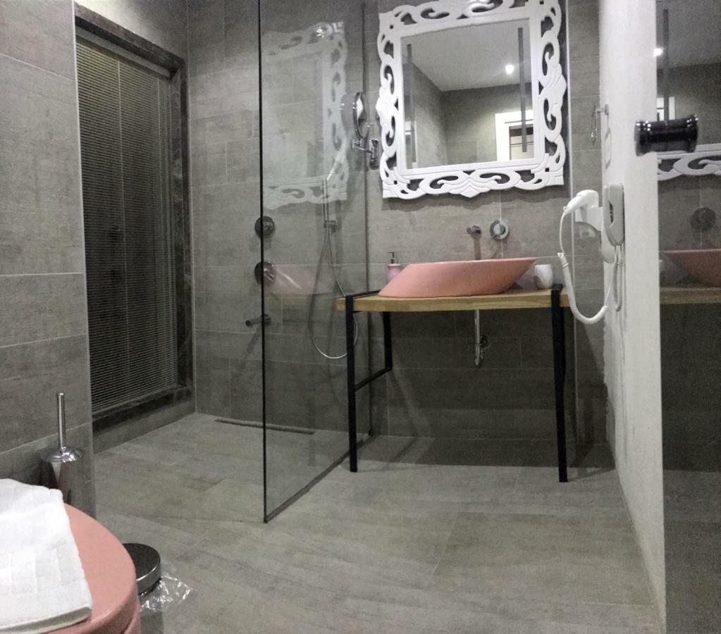 Ferush Boutique Hotel Урла Экстерьер фото